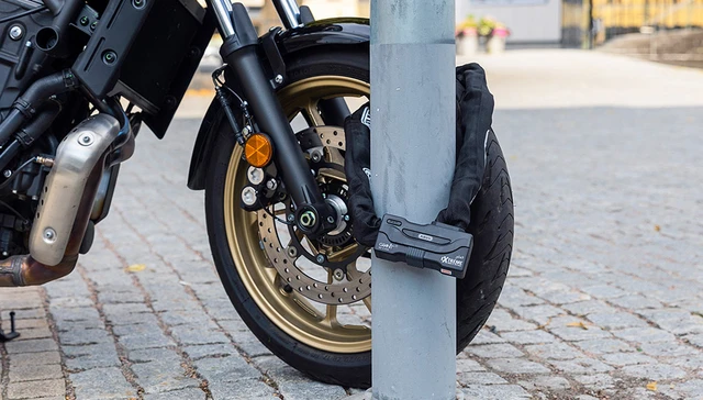 Novo u ponudi: ABUS lokoti za motocikle MOTO SAN 10e83d52f74f Teaser Motorradsicherheit Kettenschloesser 00A8663 MOTO SAN